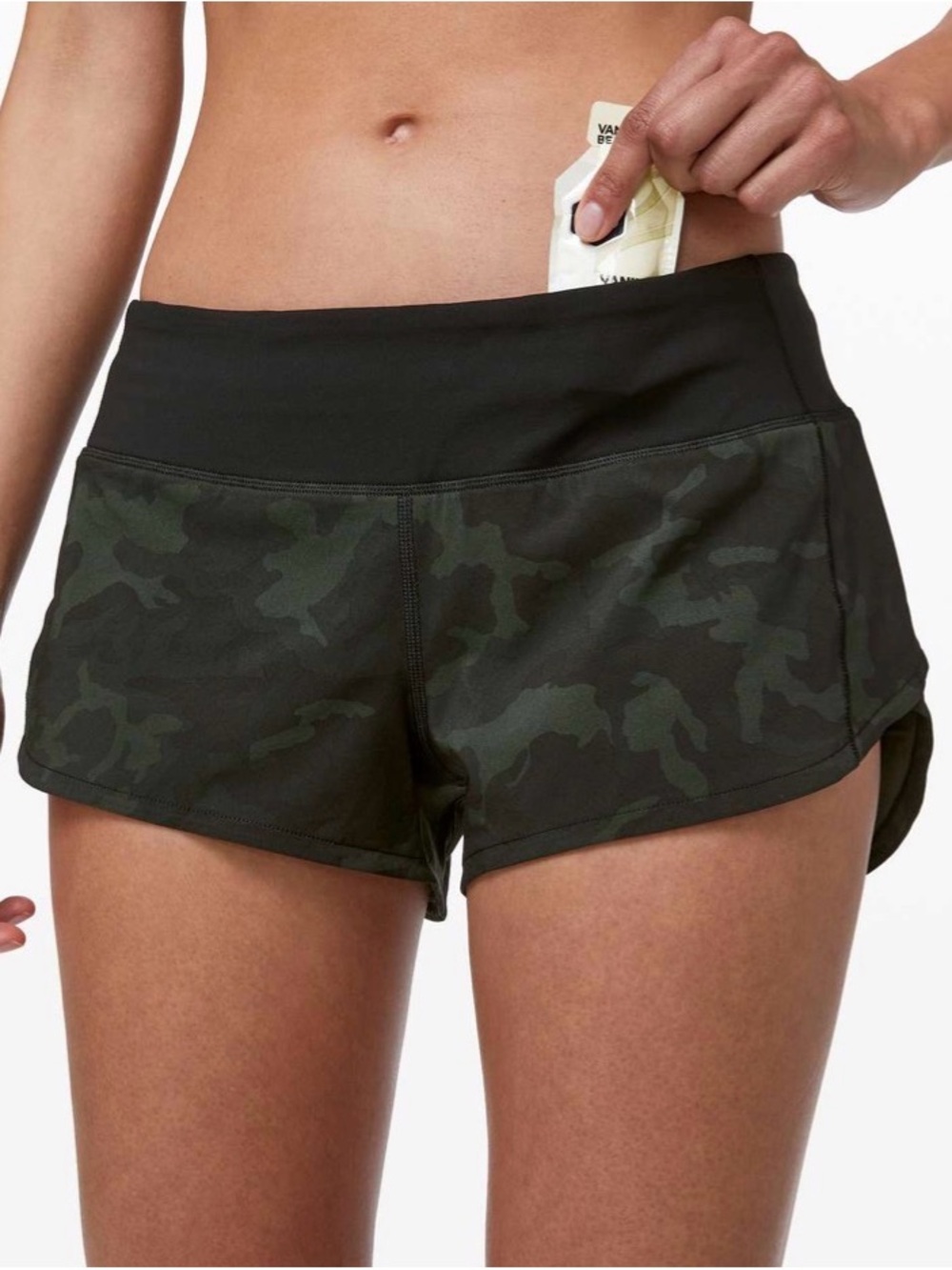 Lululemon Speed Up Short *2.5"
Incognito Camo Multi Gator Green / Black Size 6